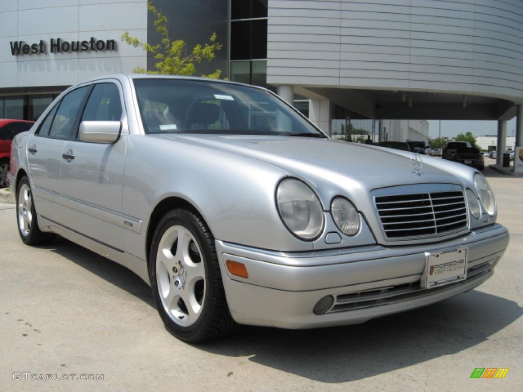 Brilliant Silver Metallic Mercedes-Benz E