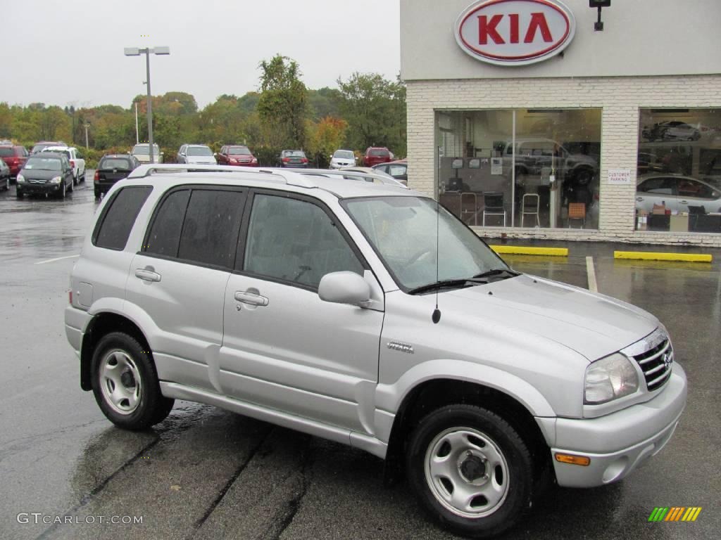 2005 Grand Vitara LX 4WD - Silky Silver Metallic / Gray photo #1