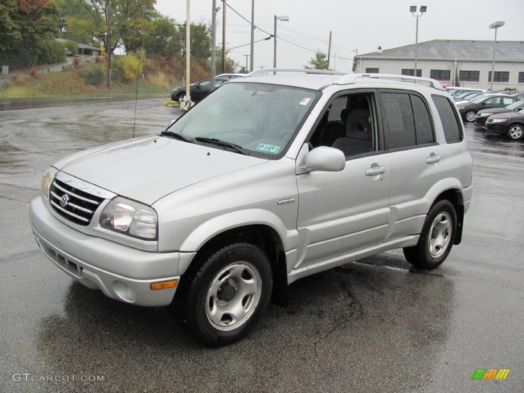 2005 Grand Vitara LX 4WD - Silky Silver Metallic / Gray photo #4