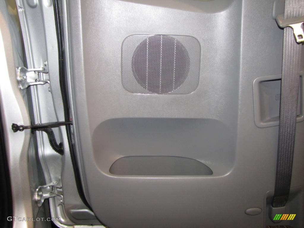2006 Tacoma V6 TRD Access Cab 4x4 - Silver Streak Mica / Graphite Gray photo #17