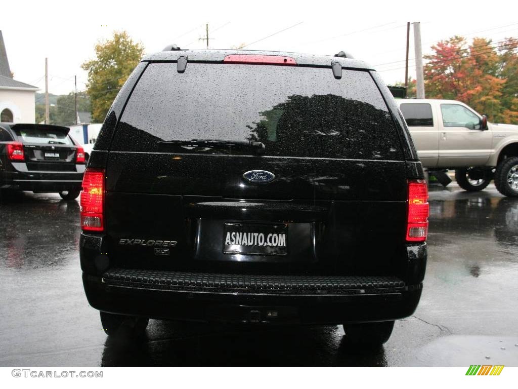 2004 Explorer XLT 4x4 - Black / Graphite photo #4