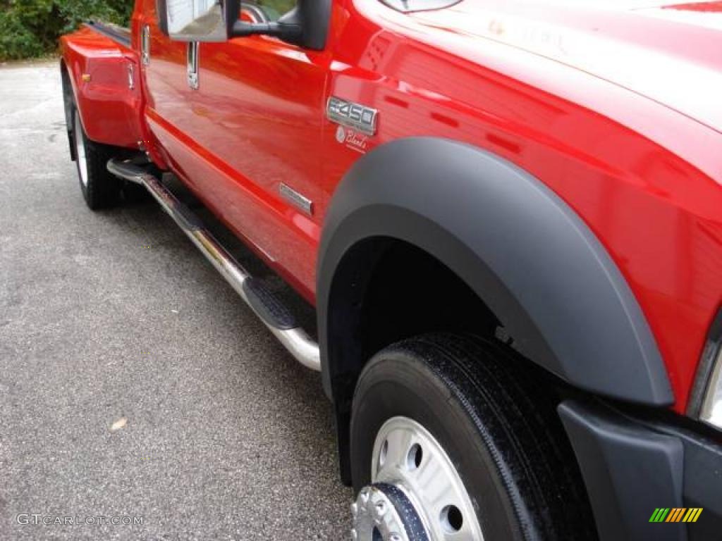 2006 F450 Super Duty Lariat Crew Cab 4x4 - Silver Metallic / Tan photo #23