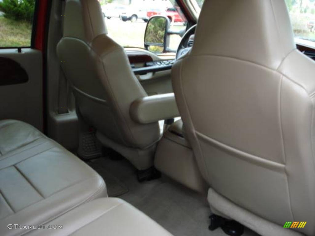 2006 F450 Super Duty Lariat Crew Cab 4x4 - Silver Metallic / Tan photo #41