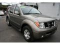 2006 Granite Metallic Nissan Pathfinder SE 4x4  photo #3