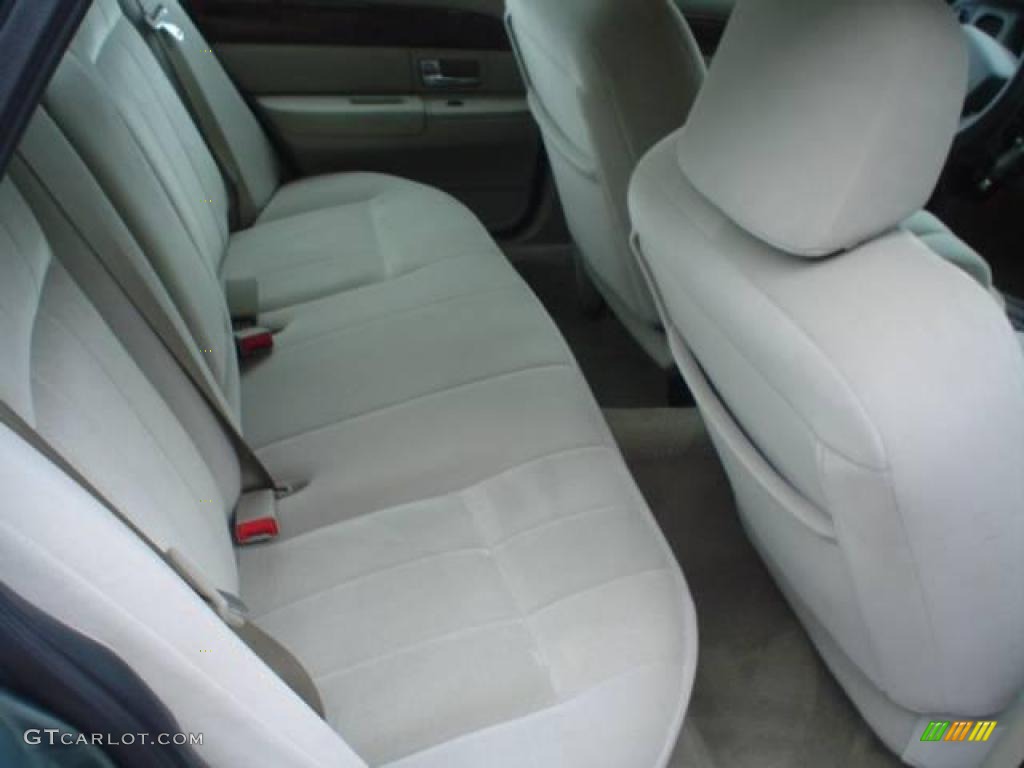 2006 Grand Marquis GS - Light Tundra Metallic / Light Camel photo #16