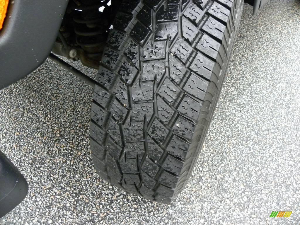 2004 Wrangler SE 4x4 - Light Khaki Metallic / Khaki photo #13