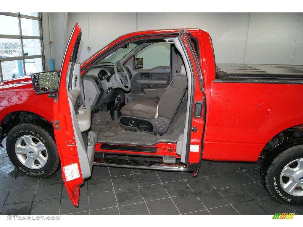 2004 F150 XLT Regular Cab 4x4 - Bright Red / Dark Flint photo #26