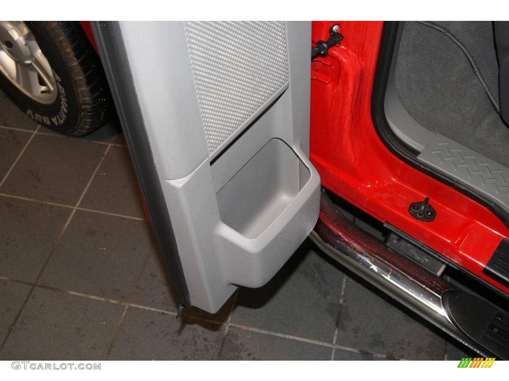 2004 F150 XLT Regular Cab 4x4 - Bright Red / Dark Flint photo #29