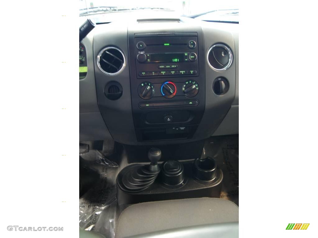 2004 F150 XLT Regular Cab 4x4 - Bright Red / Dark Flint photo #41