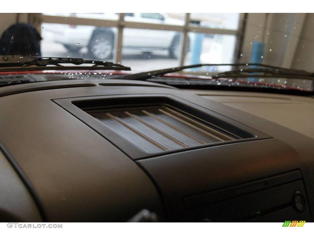 2004 F150 XLT Regular Cab 4x4 - Bright Red / Dark Flint photo #42