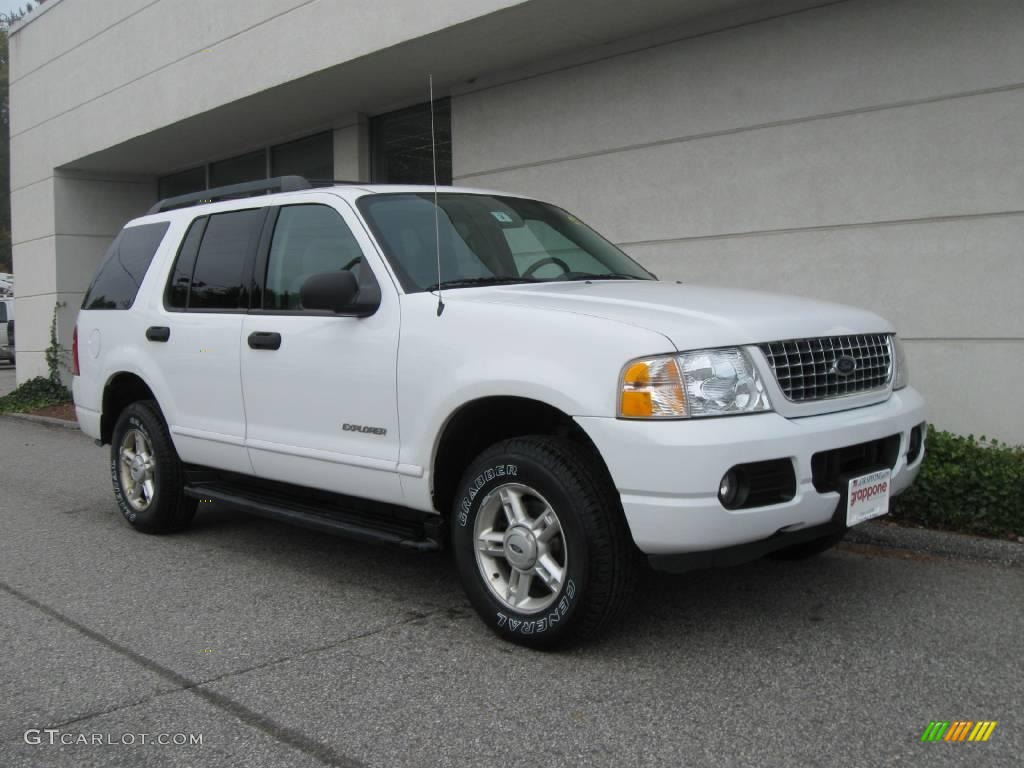 2005 Explorer XLT 4x4 - Oxford White / Graphite photo #1