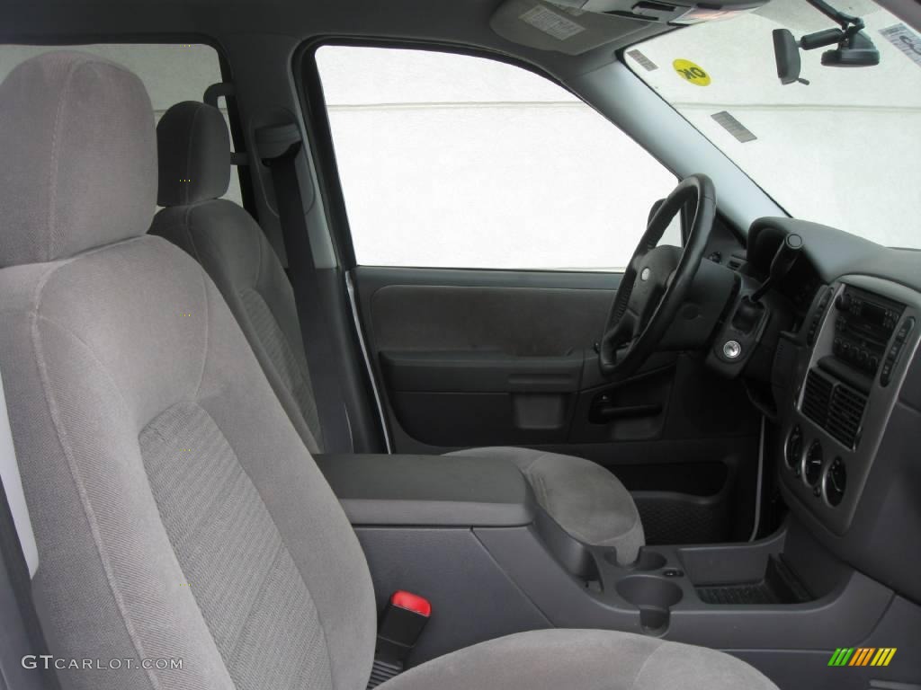 2005 Explorer XLT 4x4 - Oxford White / Graphite photo #8