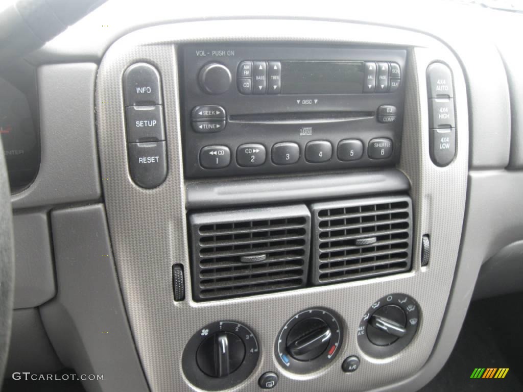 2005 Explorer XLT 4x4 - Oxford White / Graphite photo #9