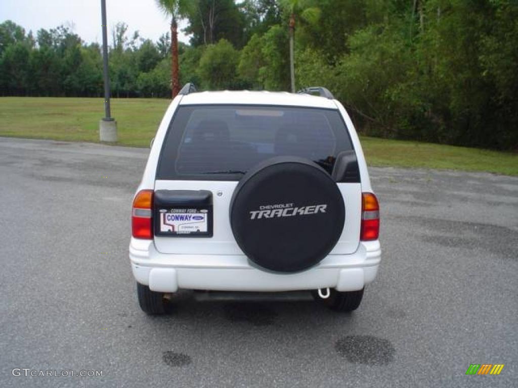 2003 Tracker 4WD Hard Top - White / Medium Gray photo #6