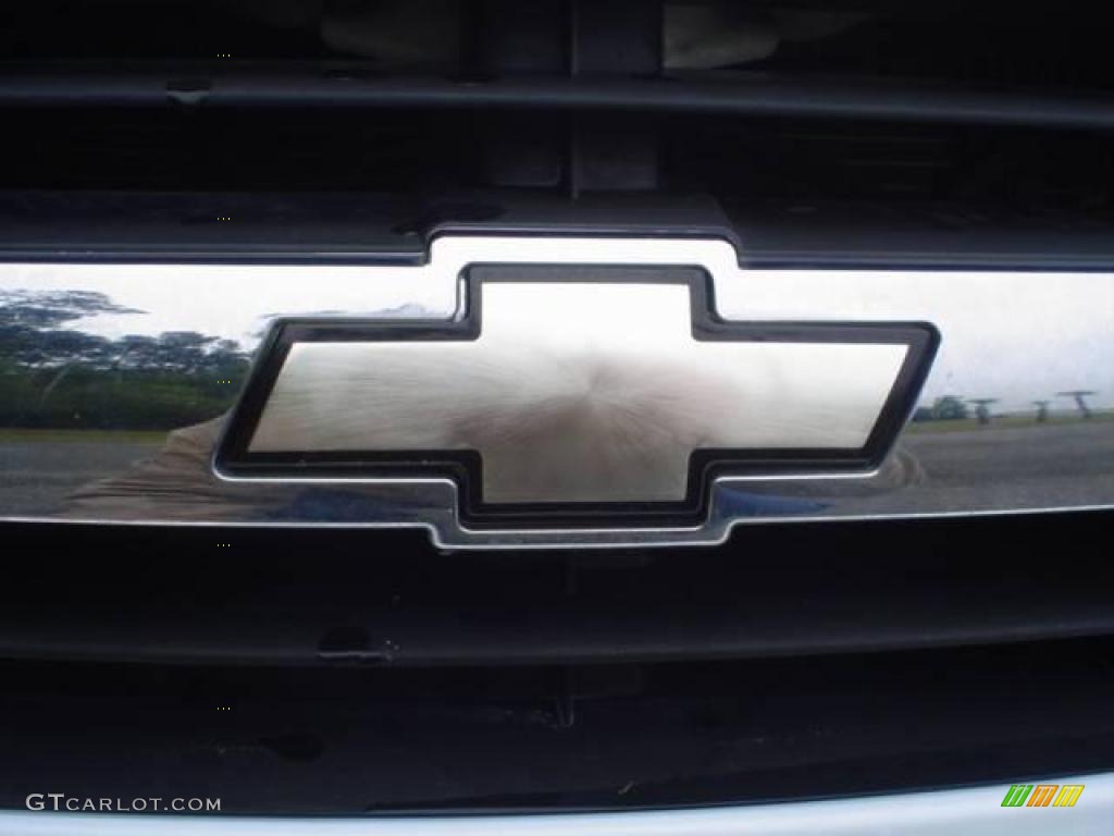 2003 Tracker 4WD Hard Top - White / Medium Gray photo #12