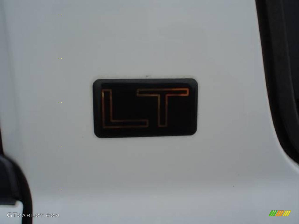 2003 Tracker 4WD Hard Top - White / Medium Gray photo #14