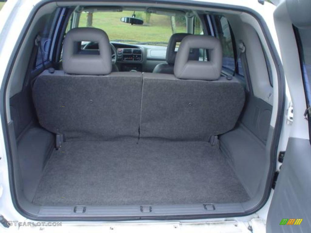 2003 Tracker 4WD Hard Top - White / Medium Gray photo #15
