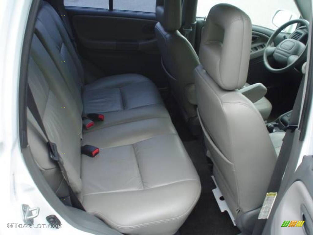 2003 Tracker 4WD Hard Top - White / Medium Gray photo #16