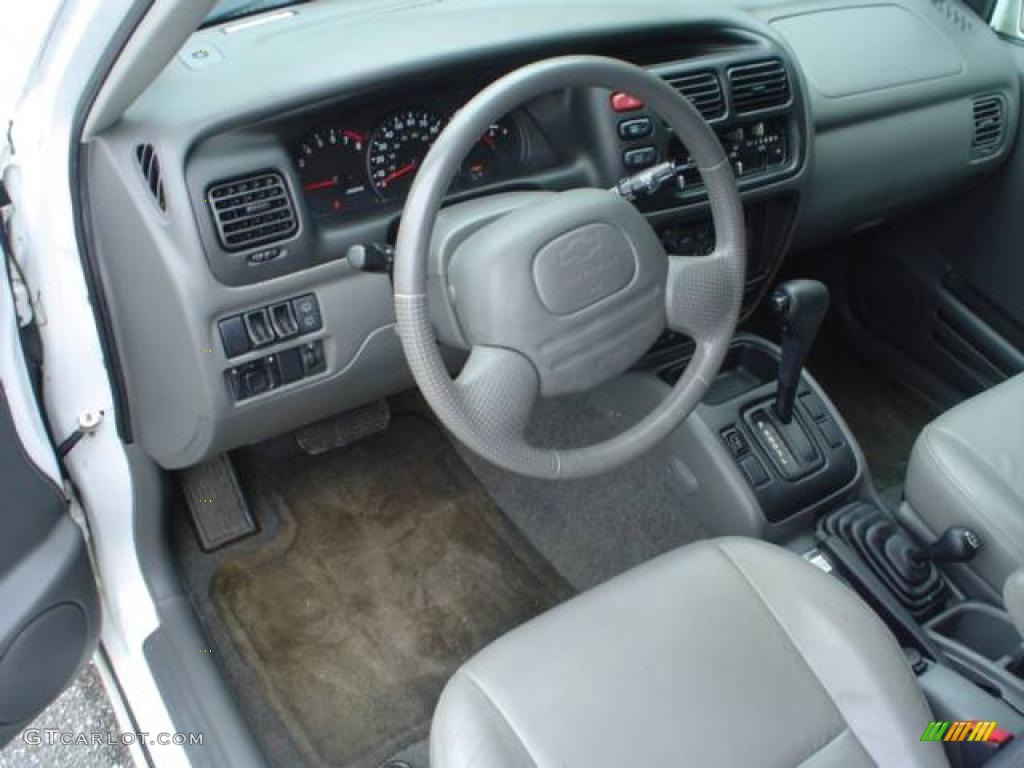 2003 Tracker 4WD Hard Top - White / Medium Gray photo #21