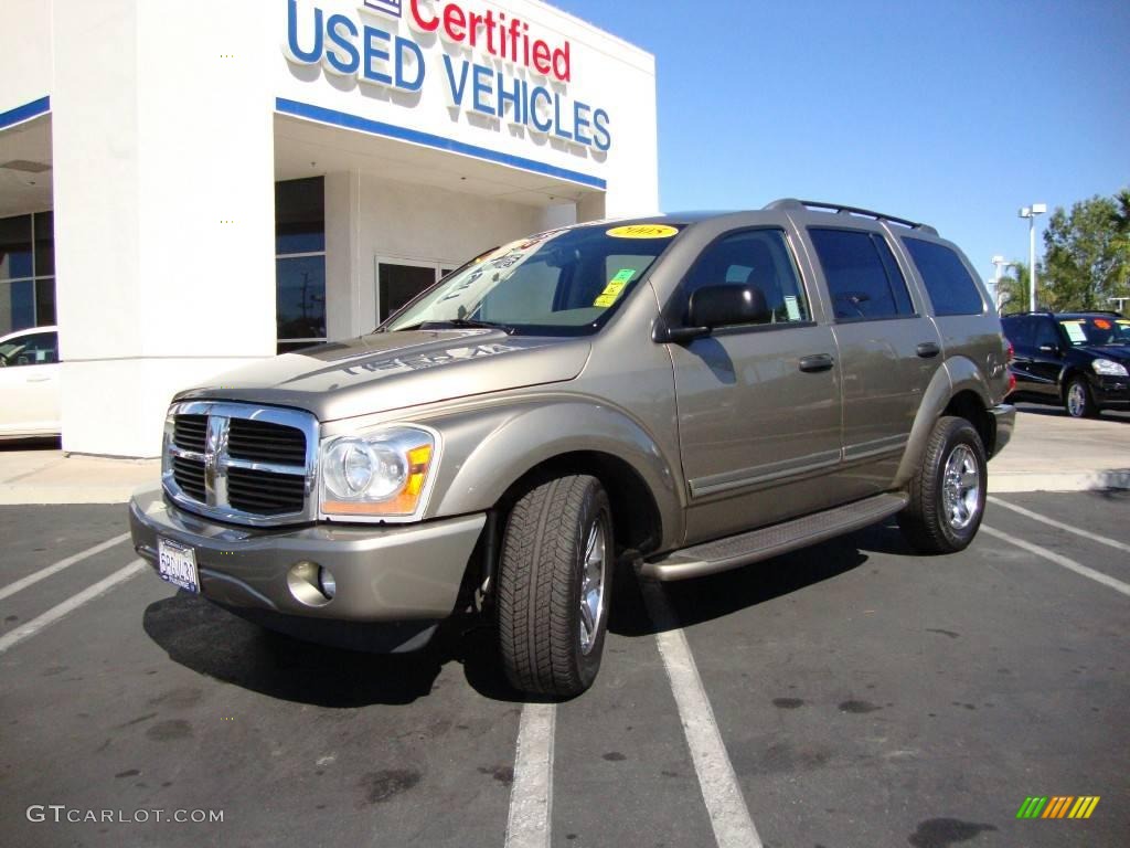 2005 Durango Limited - Light Khaki Metallic / Khaki photo #1