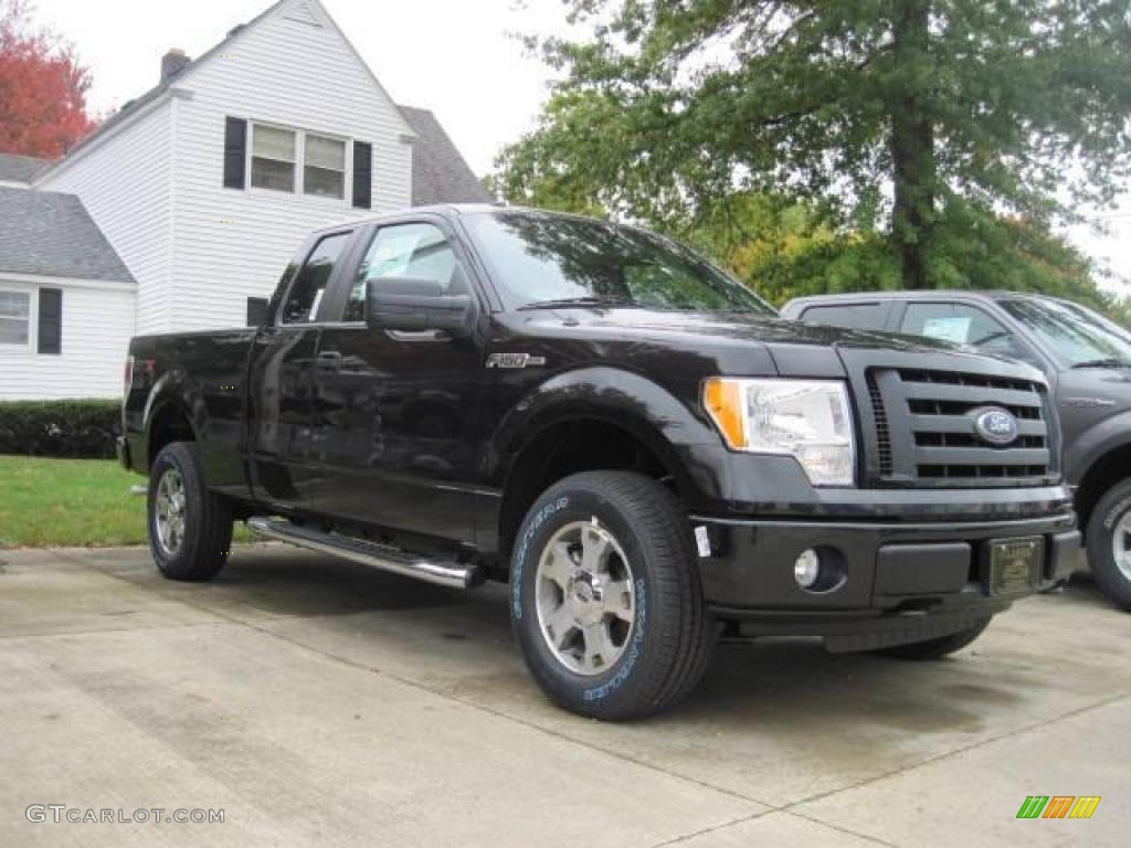 2010 F150 STX SuperCab 4x4 - Tuxedo Black / Medium Stone photo #3