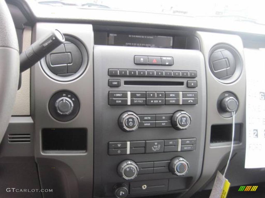 2010 F150 STX SuperCab 4x4 - Tuxedo Black / Medium Stone photo #9