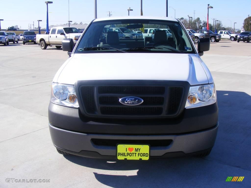 2006 F150 XL Regular Cab - Oxford White / Medium Flint photo #3