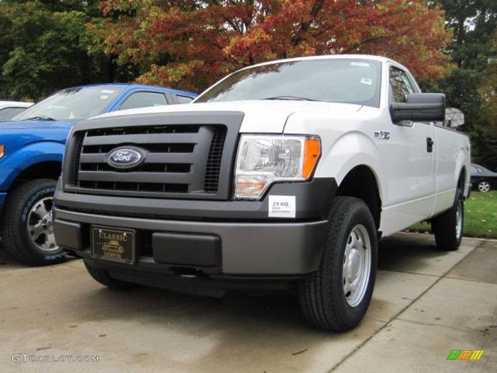 2010 F150 XL Regular Cab 4x4 - Oxford White / Medium Stone photo #1