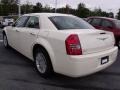 2009 Cool Vanilla White Chrysler 300   photo #2