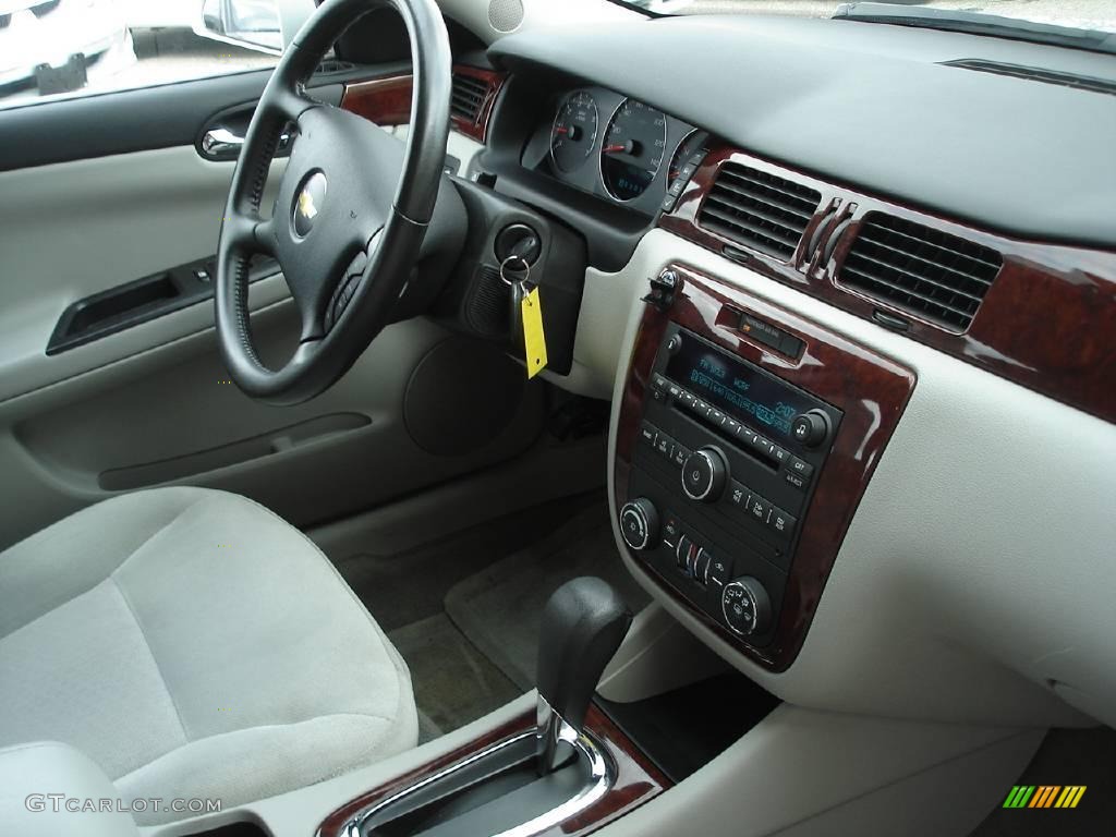 2006 Impala LT - White / Gray photo #29