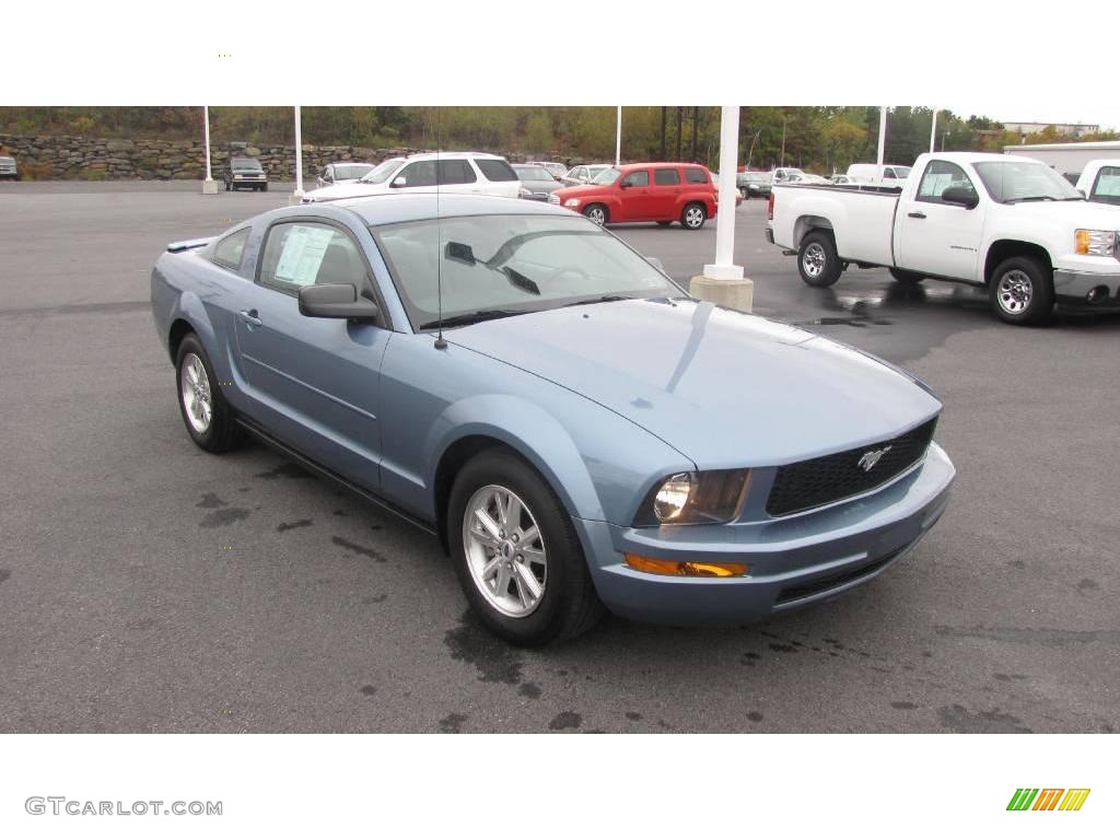 2008 Mustang V6 Deluxe Coupe - Windveil Blue Metallic / Light Graphite photo #4