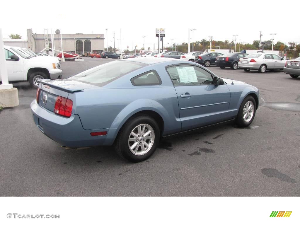 2008 Mustang V6 Deluxe Coupe - Windveil Blue Metallic / Light Graphite photo #6