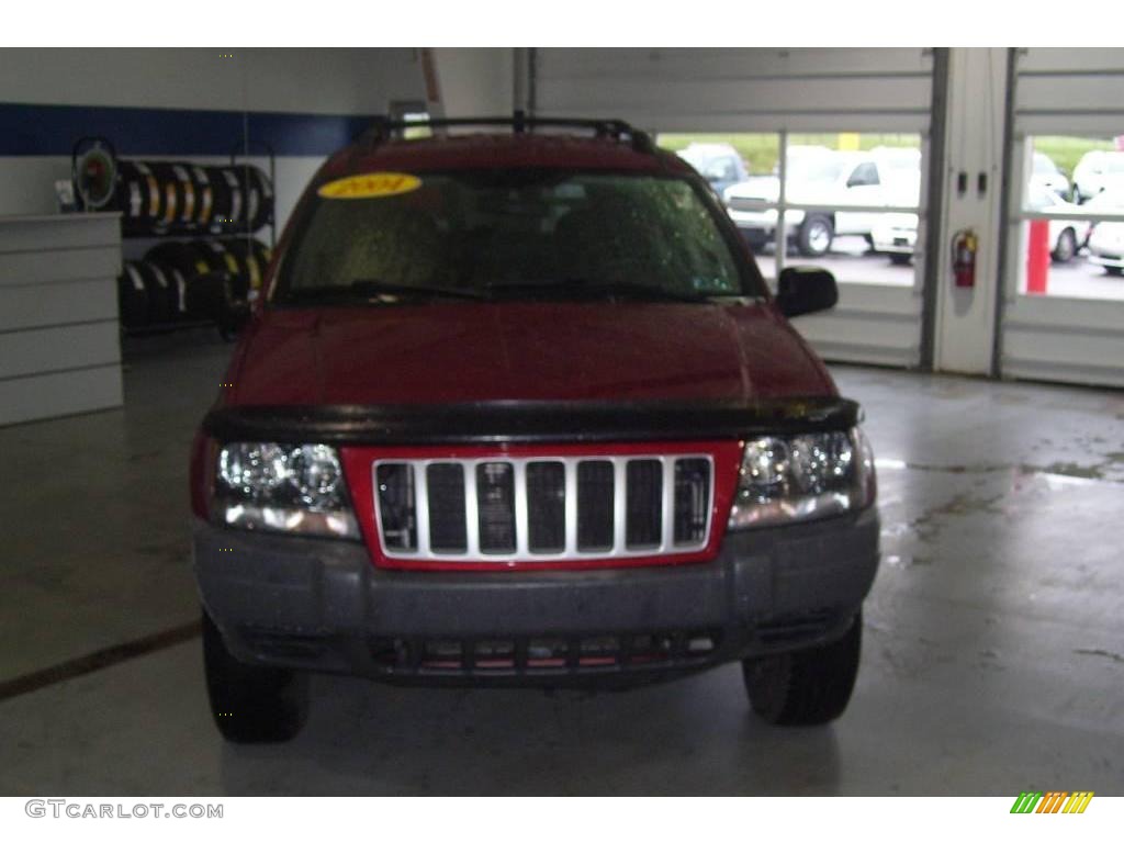 2004 Grand Cherokee Laredo 4x4 - Inferno Red Pearl / Dark Slate Gray photo #2