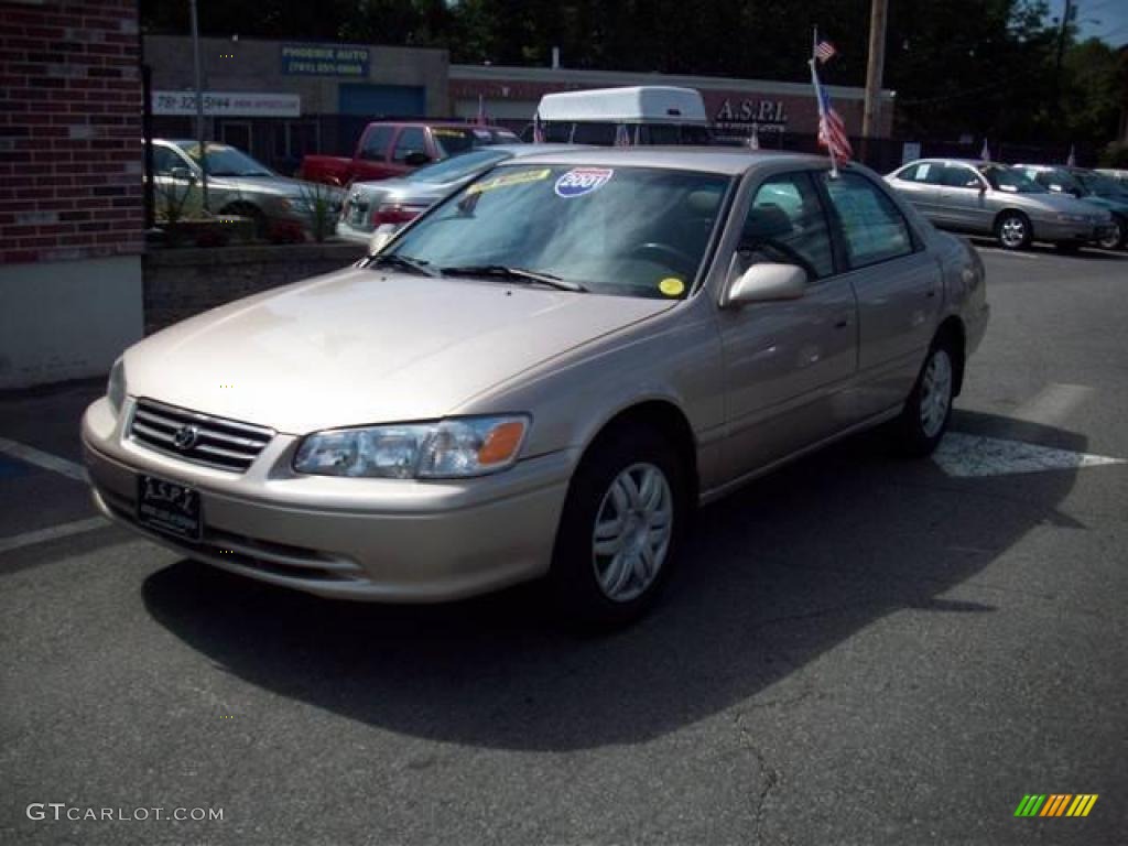 2001 Camry LE - Cashmere Beige Metallic / Oak photo #1