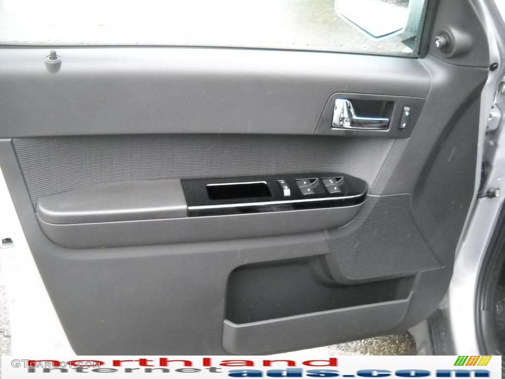 2010 Escape Limited V6 4WD - Ingot Silver Metallic / Charcoal Black photo #9
