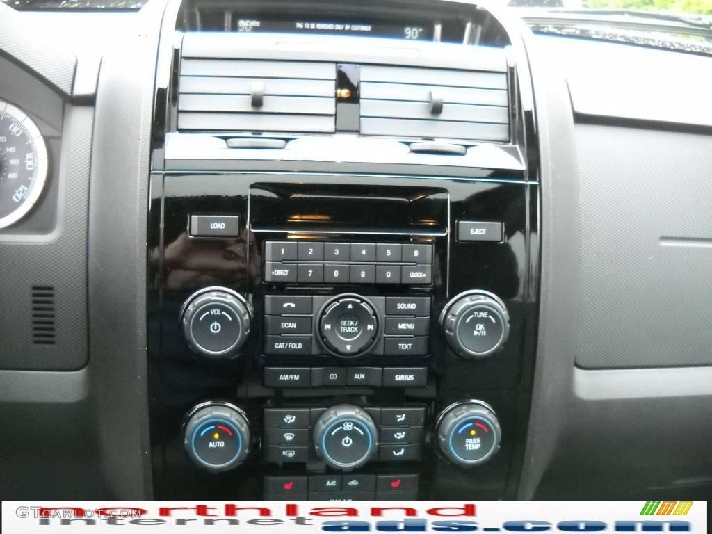 2010 Escape Limited V6 4WD - Ingot Silver Metallic / Charcoal Black photo #17