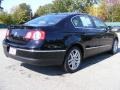 Deep Black - Passat Lux Sedan Photo No. 5