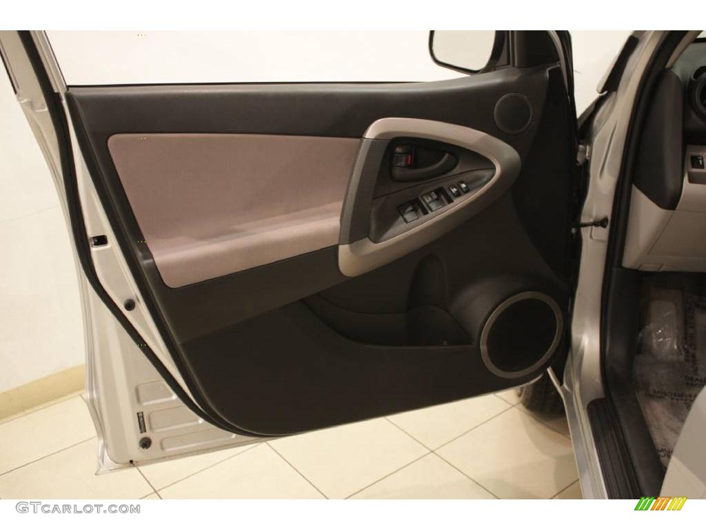 2007 RAV4 4WD - Classic Silver Metallic / Ash Gray photo #8