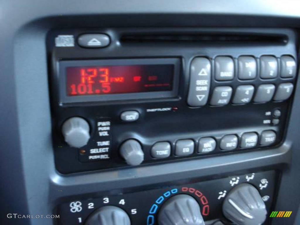 2004 Aztek AWD - Summit White / Dark Gray photo #16