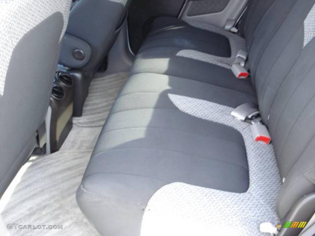 2004 Aztek AWD - Summit White / Dark Gray photo #20