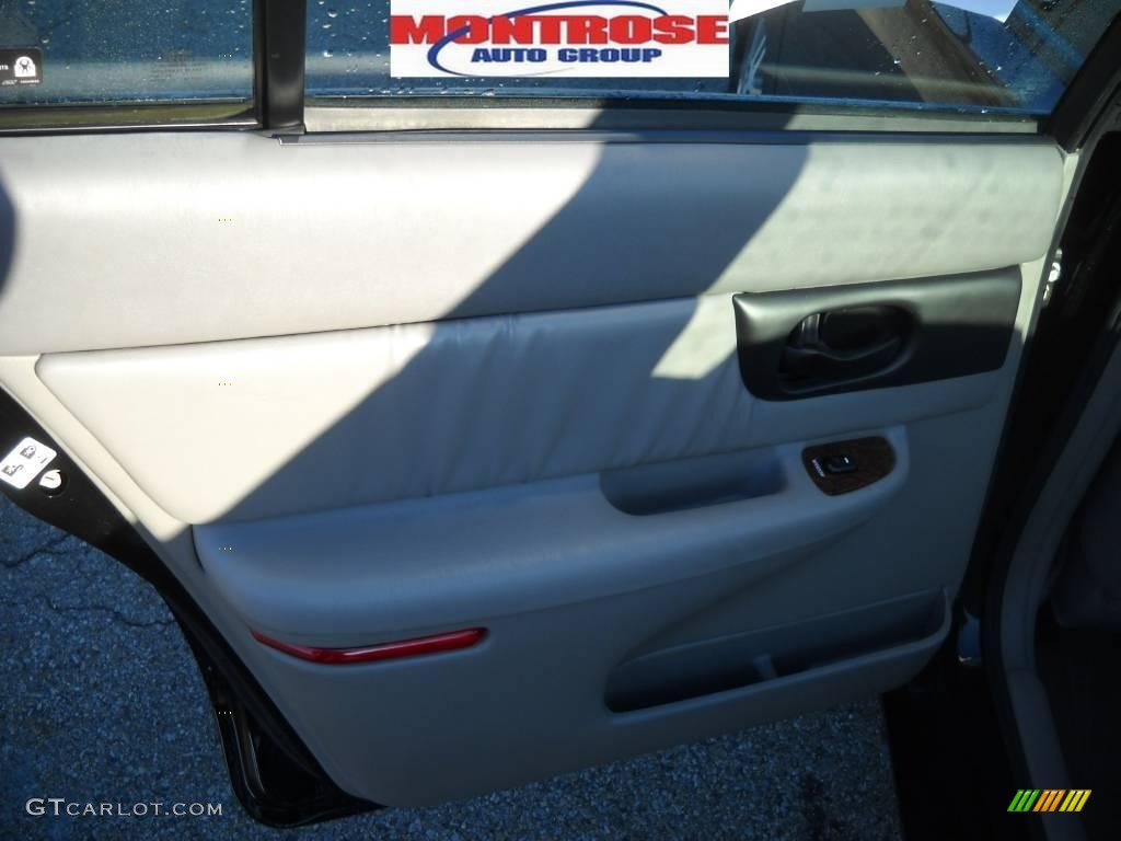 2002 Regal LS - Black / Medium Gray photo #12