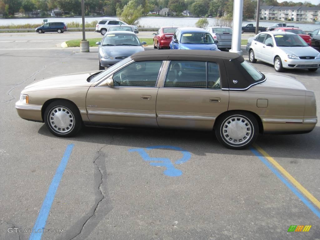 1999 DeVille Sedan - Gold Firemist / Camel photo #9