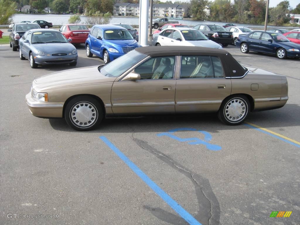 1999 DeVille Sedan - Gold Firemist / Camel photo #10