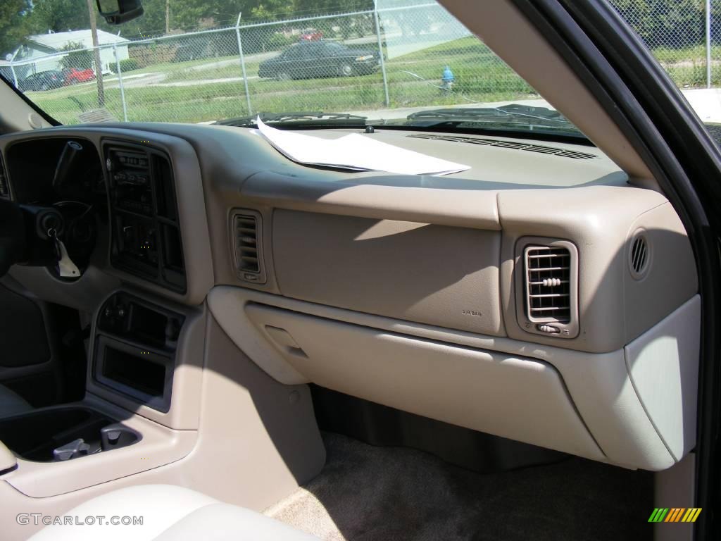 2003 Suburban 1500 LT 4x4 - Black / Tan/Neutral photo #23