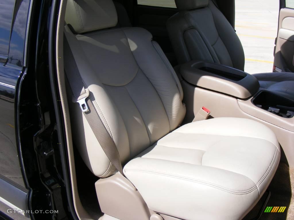 2003 Suburban 1500 LT 4x4 - Black / Tan/Neutral photo #25