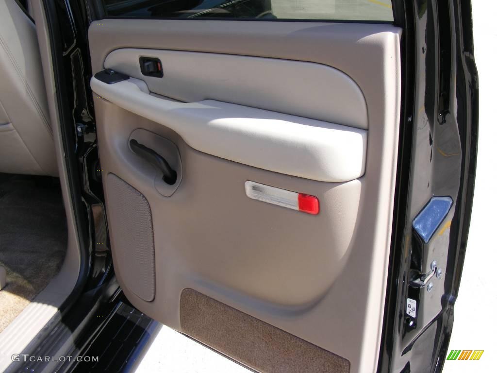 2003 Suburban 1500 LT 4x4 - Black / Tan/Neutral photo #27