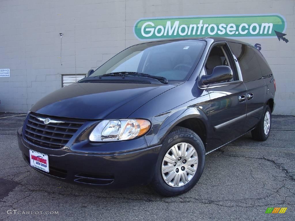 2007 Town & Country  - Modern Blue Pearl / Medium Slate Gray photo #1