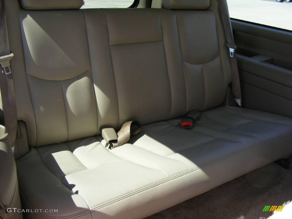 2003 Suburban 1500 LT 4x4 - Black / Tan/Neutral photo #31