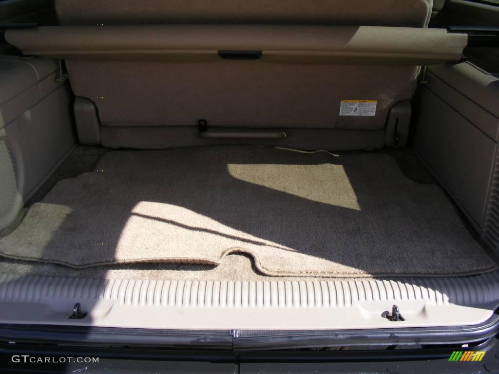 2003 Suburban 1500 LT 4x4 - Black / Tan/Neutral photo #33