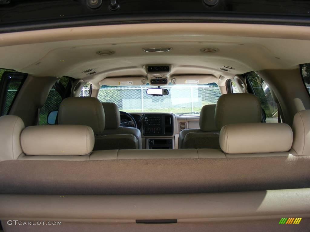 2003 Suburban 1500 LT 4x4 - Black / Tan/Neutral photo #34